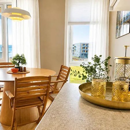 Beautiful Oceanfront L Balcony & Amazing View Apartment *