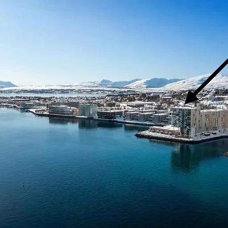 Beautiful Oceanfront L Balcony & Amazing View * Tromsø